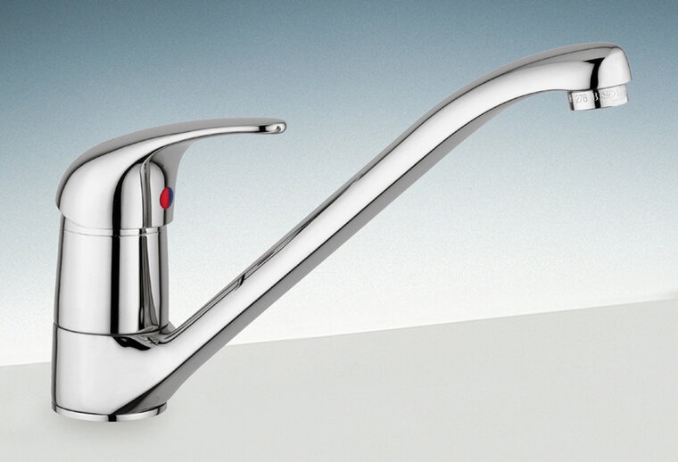 DO Schlauchbrausegarnitur mit integriertem Brausehalter SERIENSPEZIFIS